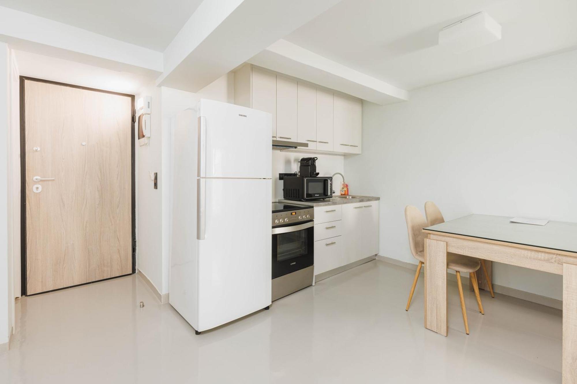 Beautiful Underground Nest With Prv Terrace Apartment เอเธนส์ ภายนอก รูปภาพ