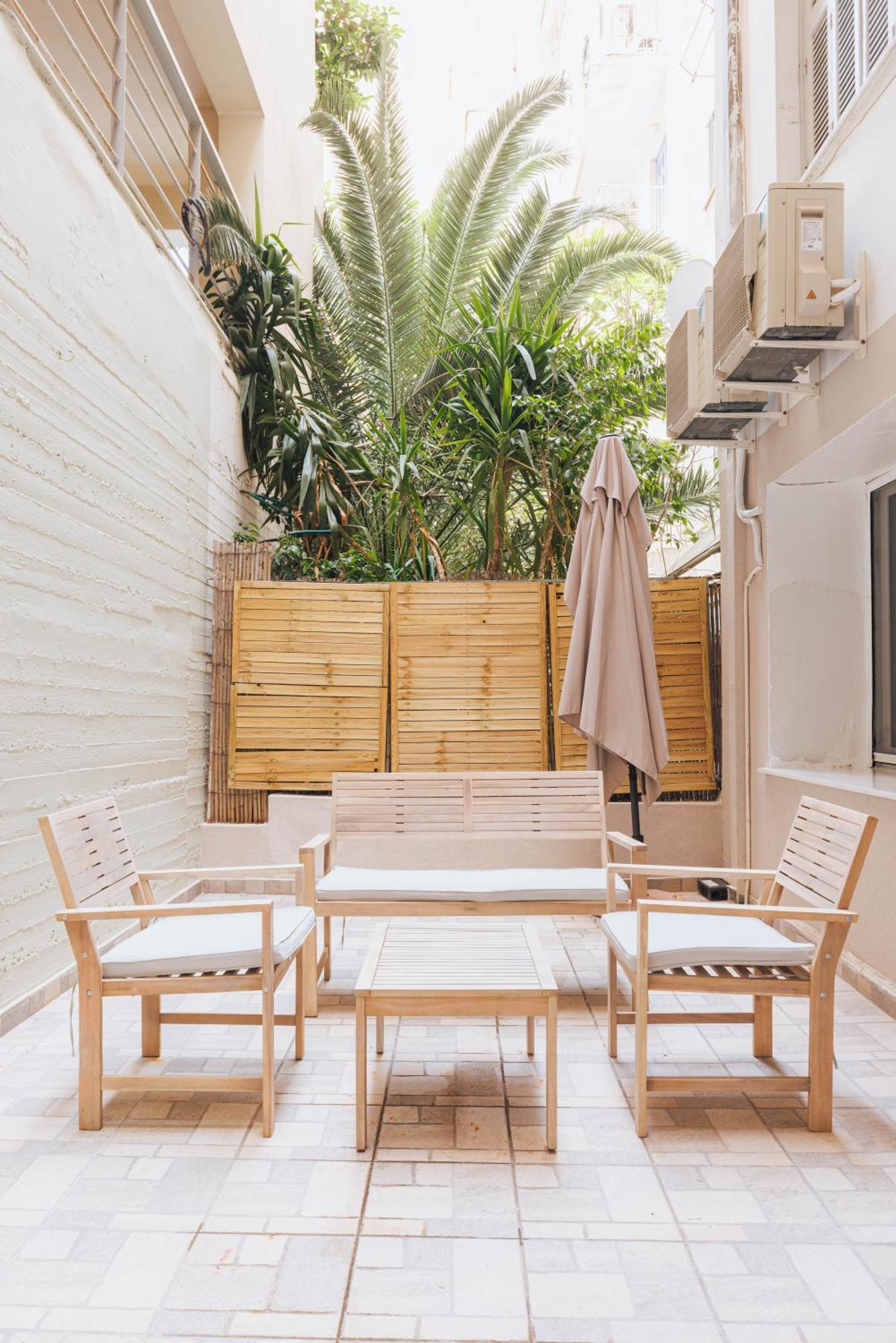 Beautiful Underground Nest With Prv Terrace Apartment เอเธนส์ ภายนอก รูปภาพ